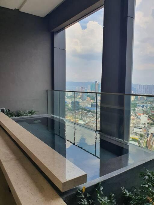 Apartamento Infinity Pool/ Lucentia Bbcc, Near Lalaport, Pnb118, Klcc Kuala Lumpur Exterior foto